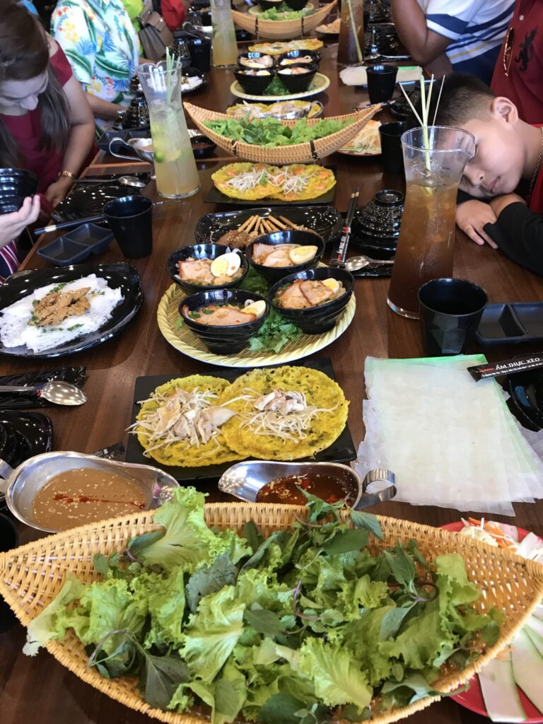 , เที่ยวเวียดนามกลาง, Holidays Playful,